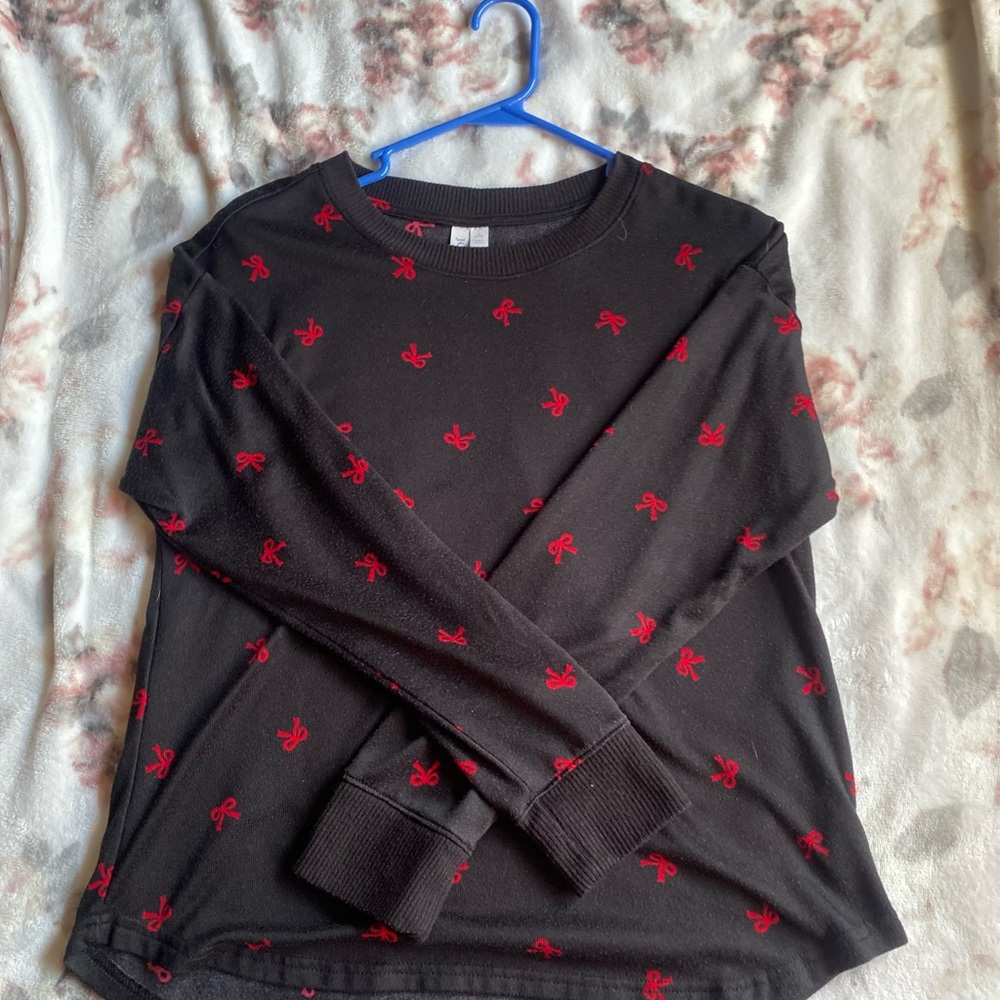 Black and Red Bow Print Pajama Top